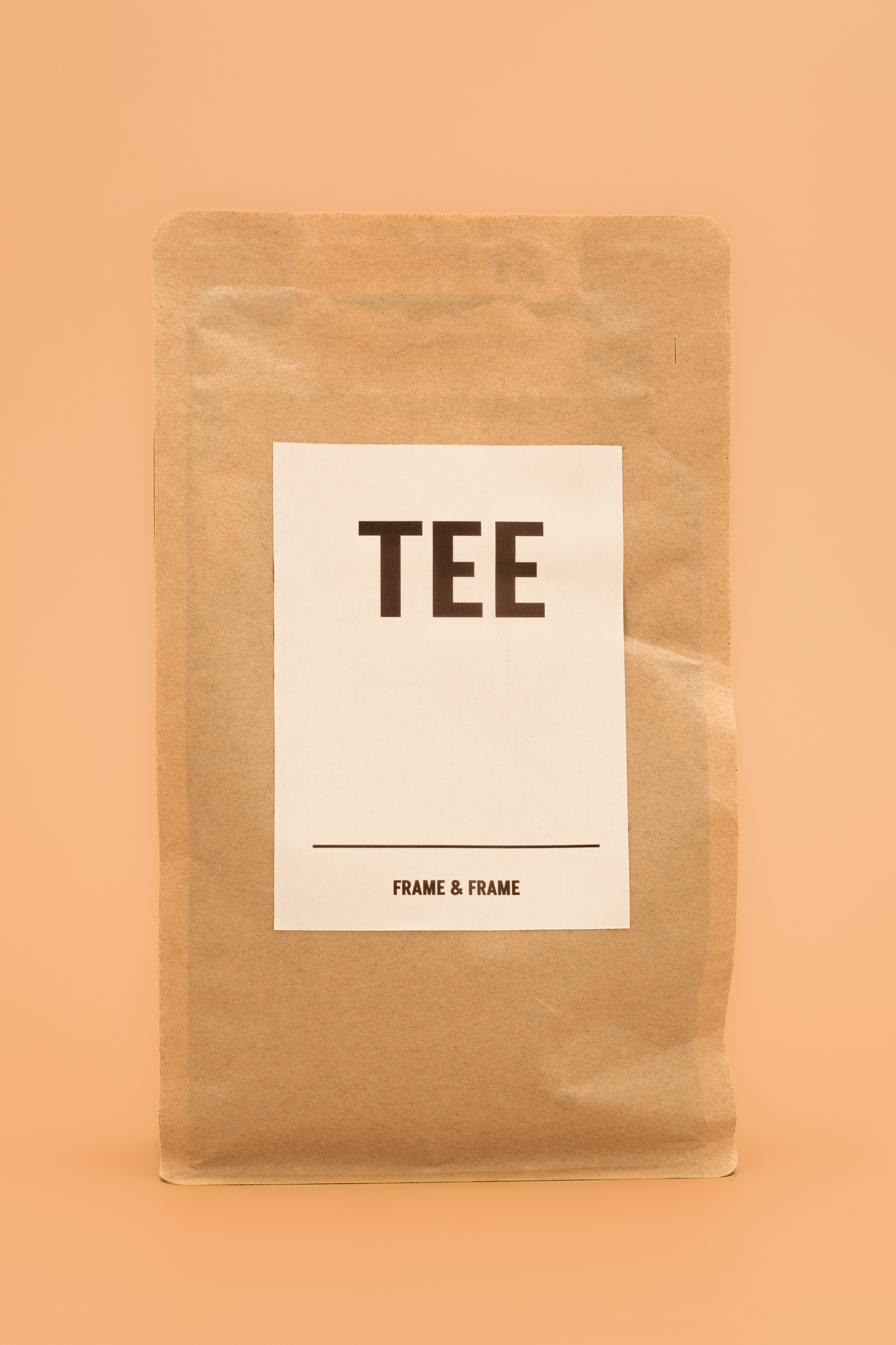 Packshot of a tea with colored background.